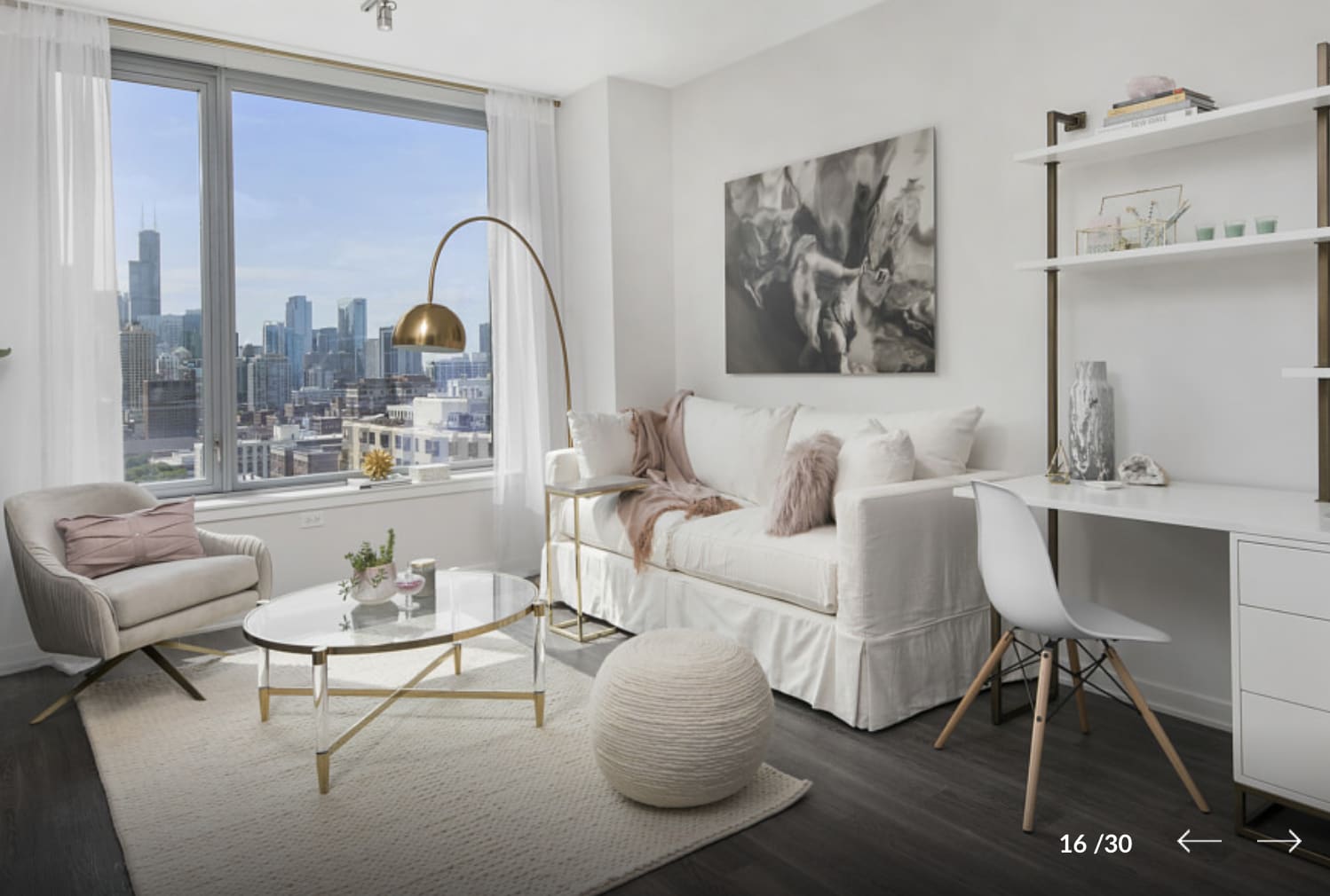 Building Photo - 1212 N La Salle Dr