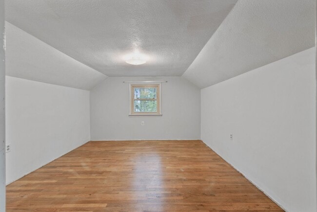 Building Photo - $300 off first month for February move-ins - Charming Country Retreat in Saint Anthony, ID