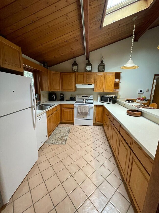 Building Photo - 3530 Spruce Cabin Rd