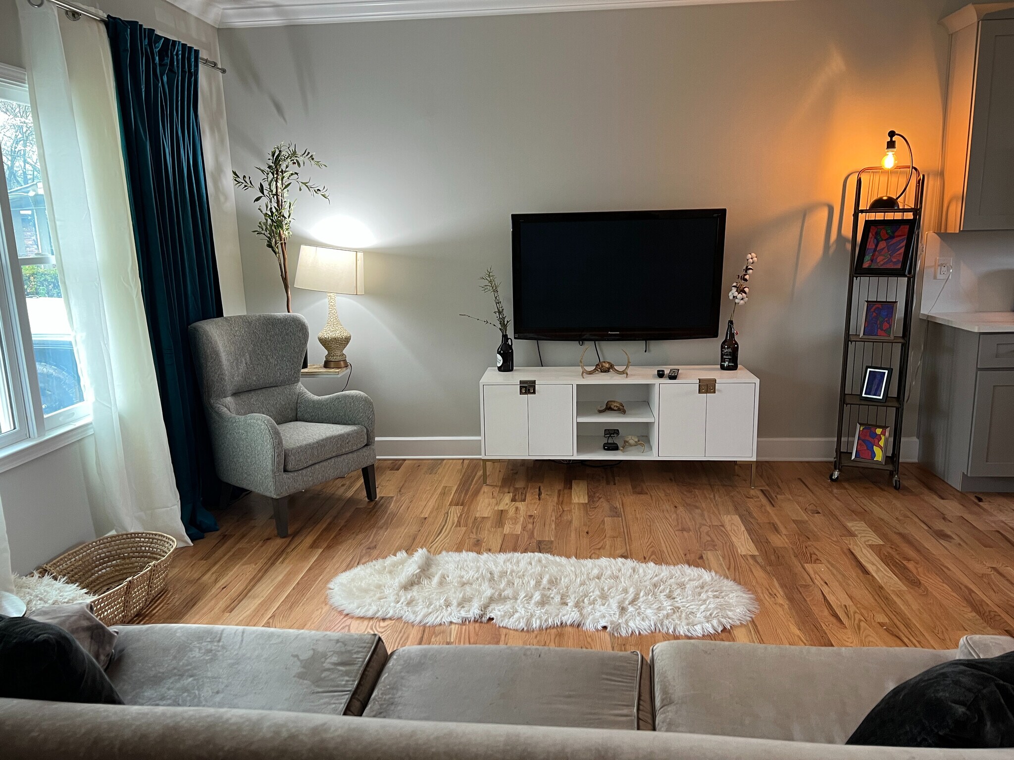 Building Photo - Room in House on Holland Ct