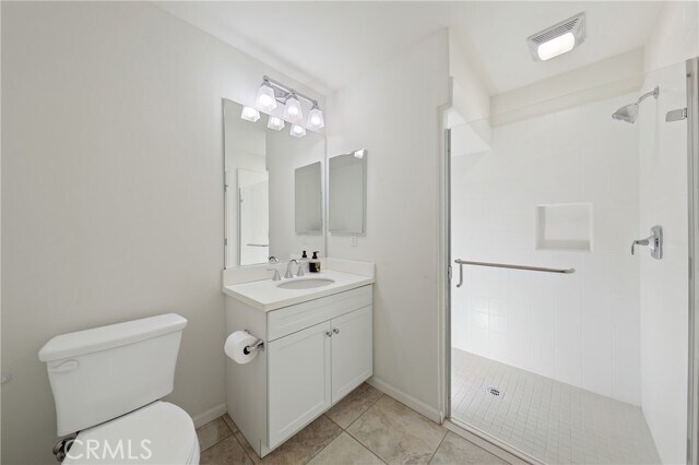 Building Photo - 75 Emerald Clover