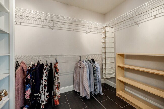 Building Photo - 2105 Brookridge Ter