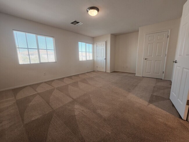 Building Photo - 3-Bed, 2.5-Bath Pet-Friendly Home with Fen...