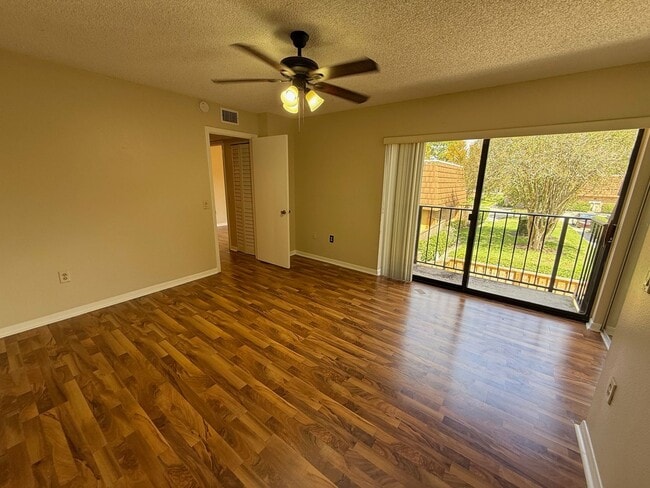 Building Photo - 2/2.5 Townhome in Central Orlando