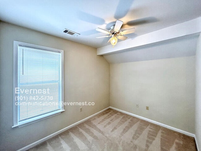 Building Photo - 104 Island Pl