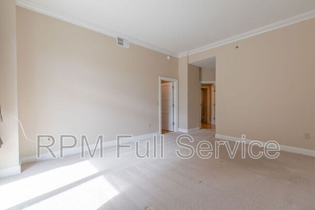 Building Photo - 110 31st Ave N