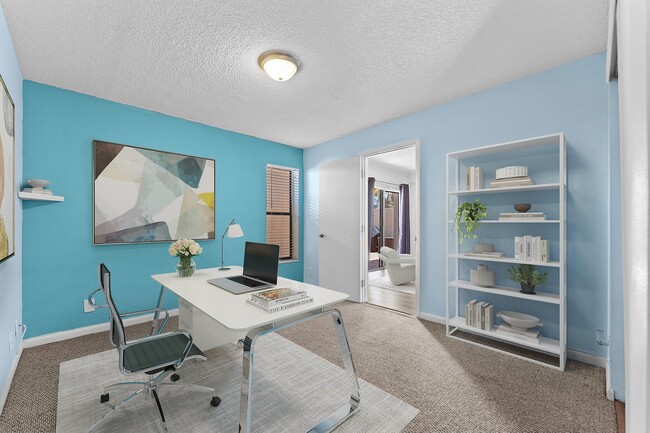 Building Photo - 612 Executive Center Dr
