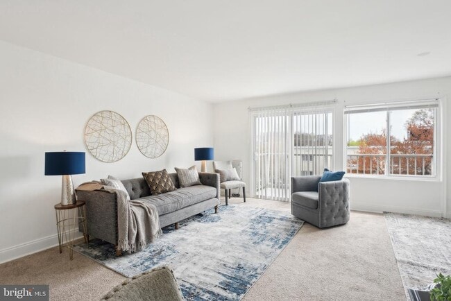 Building Photo - 1005 Chillum Rd