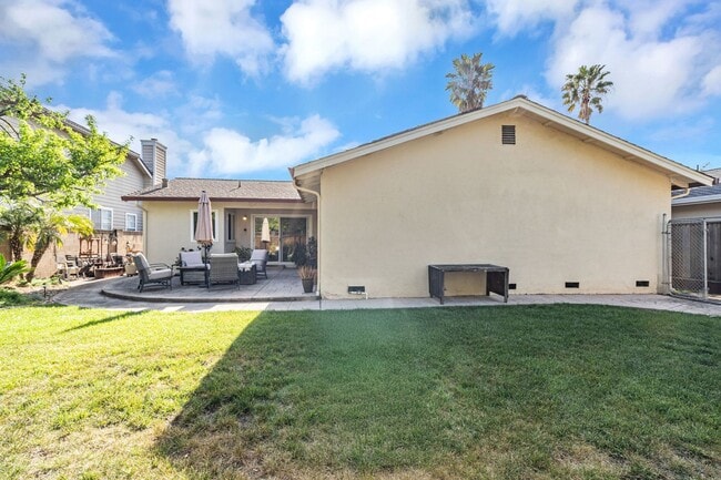 Building Photo - Stylish & Comfort Home in Prime San Jose Location