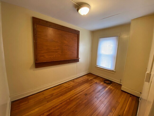 Building Photo - 77 Frambes Ave