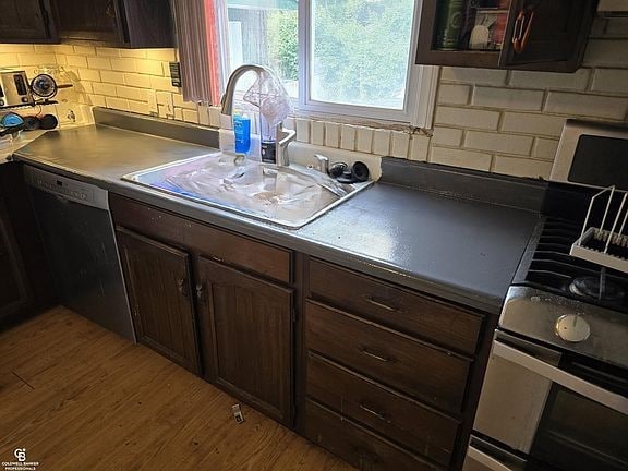 Building Photo - 335 North Dr