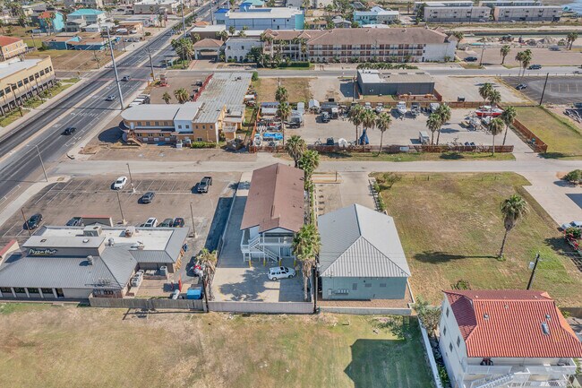 Building Photo - 102 W Corral St