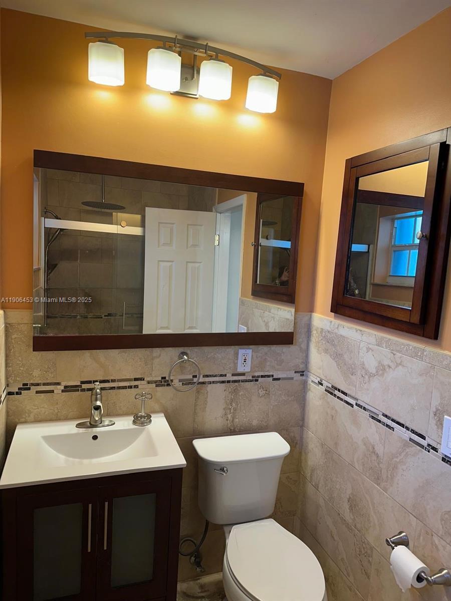 Building Photo - 515 NW 202nd Ter