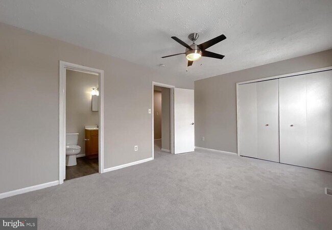 Building Photo - 4232 Drake Ct