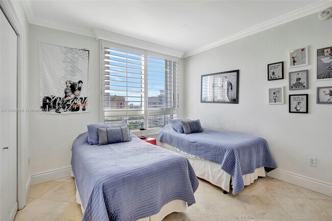 Building Photo - 781 Crandon Blvd