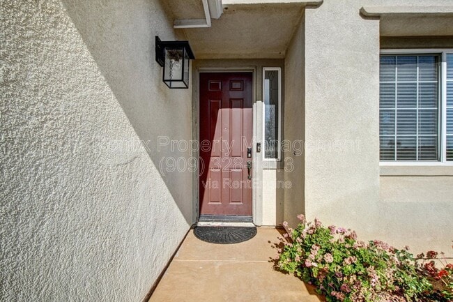Building Photo - 28622 High Ridge Dr