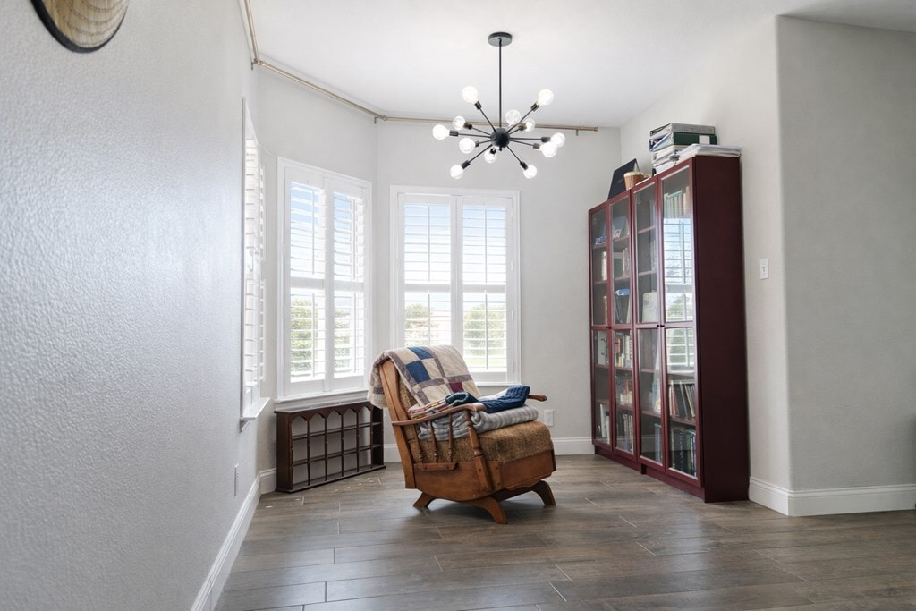 Building Photo - 2917 Dustin Dr