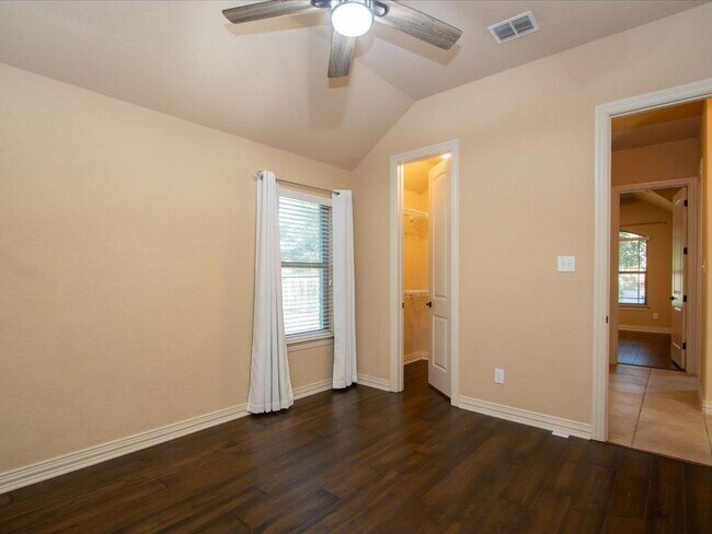 Building Photo - 26618 Camden Chase