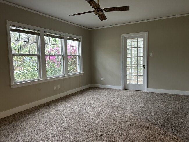 Building Photo - 1701 E Bobe St