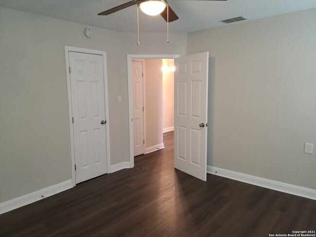 Building Photo - 10446 Mtn Vw-