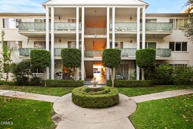 Building Photo - 1233 N Columbus Ave