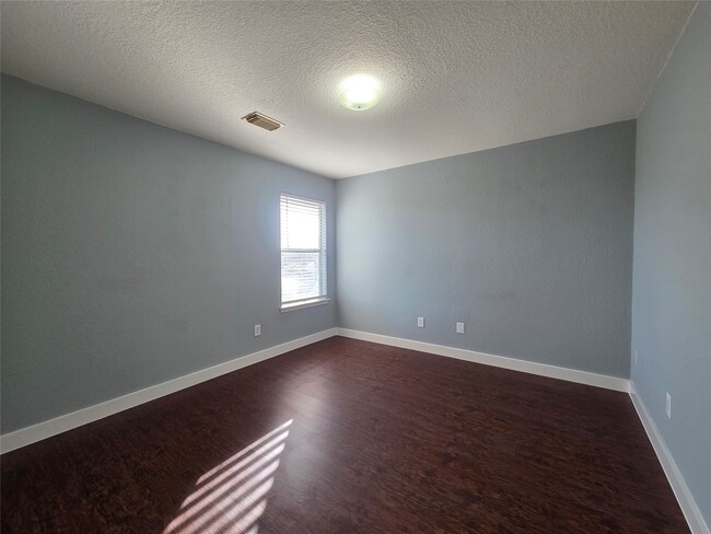 Building Photo - 9526 Heflin Colony Dr