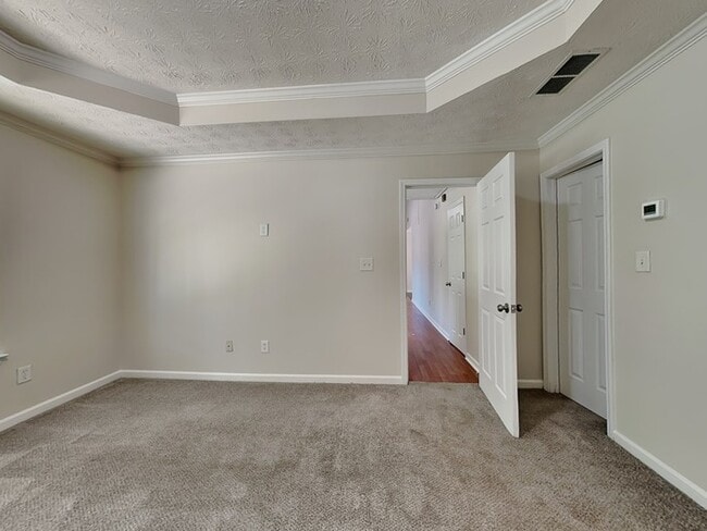 Building Photo - 1939 Redwood Trace