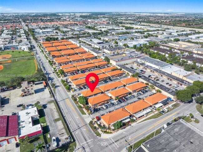 Building Photo - 2425 W 76th St