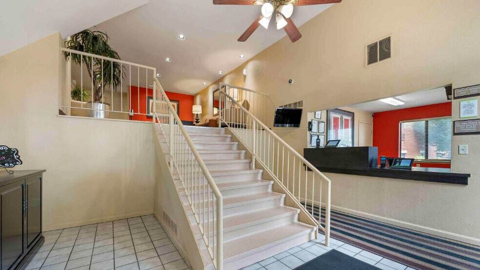 Building Photo - 9651 Seward Rd