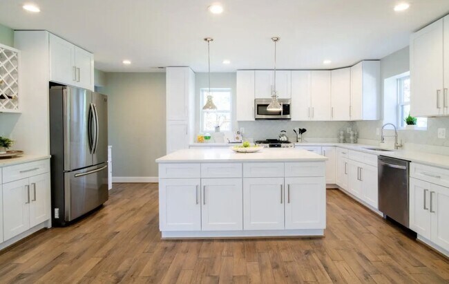 Building Photo - 4410 16th St NE