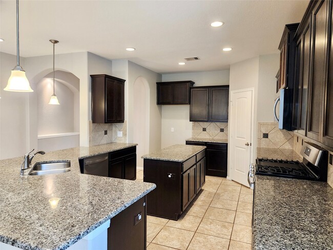 Building Photo - 4407 Greenleaf Dr