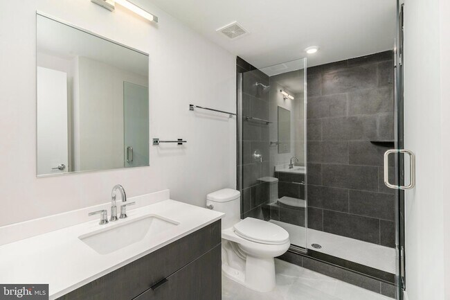 Building Photo - 3449 Scotts Ln