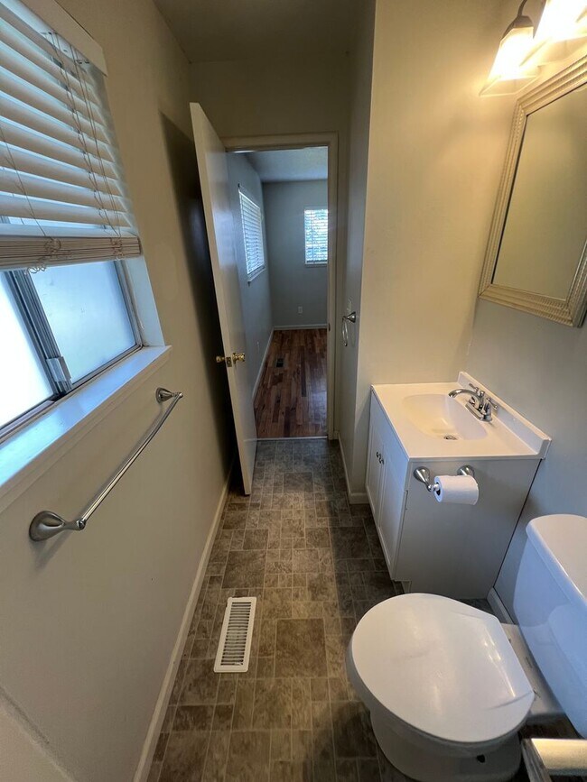 Building Photo - Durham 3 bedroom 2 bath Home, MOVE IN SPEC...