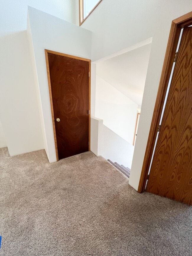 Building Photo - Triplex 5417 - 5421 North Hills Drive