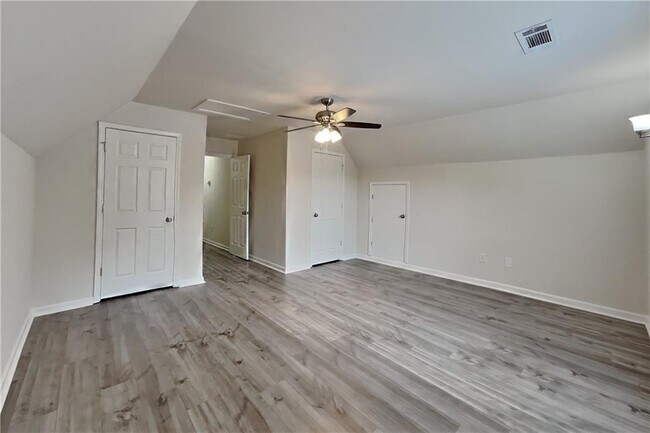 Building Photo - 2800 Alcovy River View