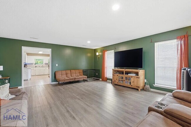 Building Photo - 211 Wentworth Way