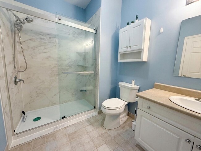 Building Photo - 8 Walnut St