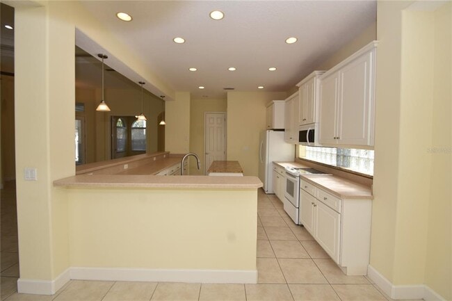 Building Photo - 17 Oasis Cir