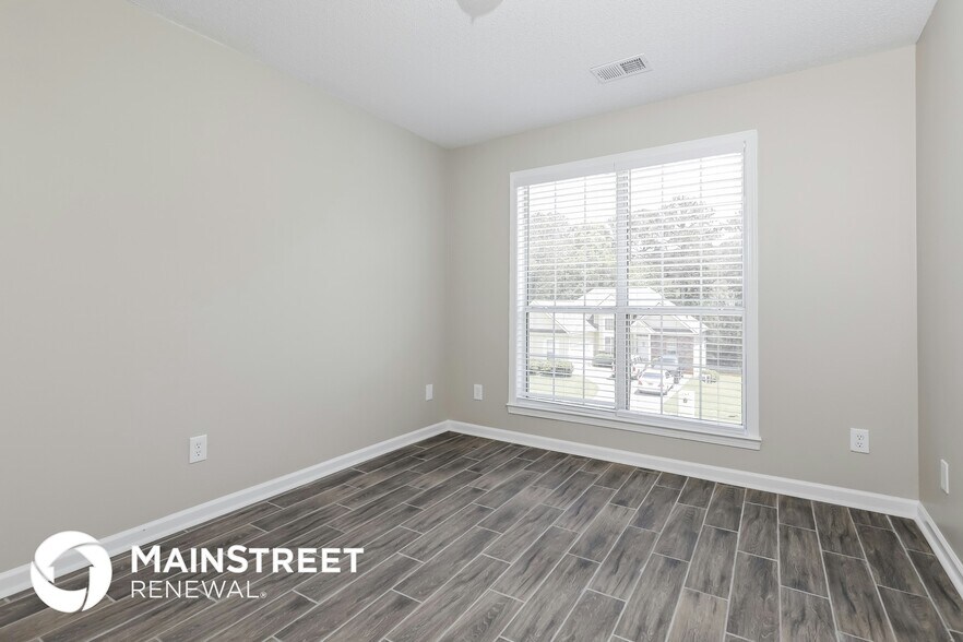 Building Photo - 165 Sawgrass Way