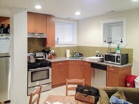 Building Photo - 3709 N Wilton Ave