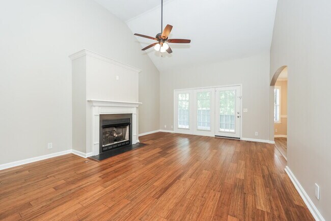 Building Photo - 6381 Paddington Way