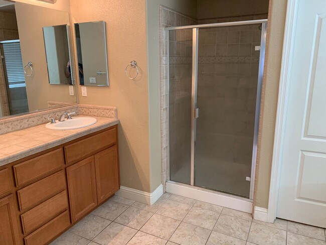 Building Photo - Single Story, Corner Lot in Brentwood!