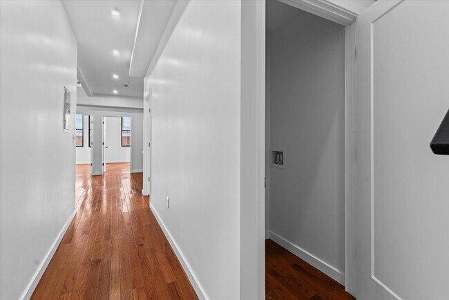 Building Photo - 280 Essex St