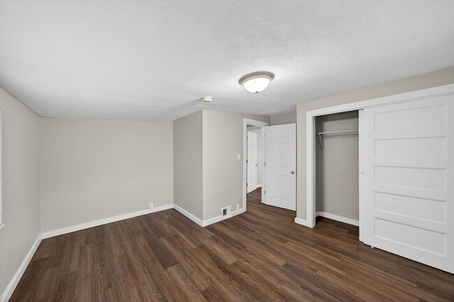 Building Photo - 336 Smith St