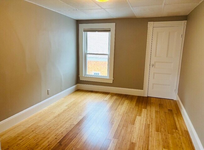 Building Photo - 72 Marblehead St