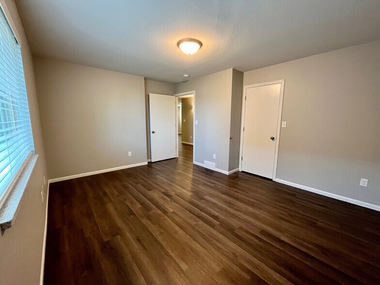 Building Photo - 2322 College St