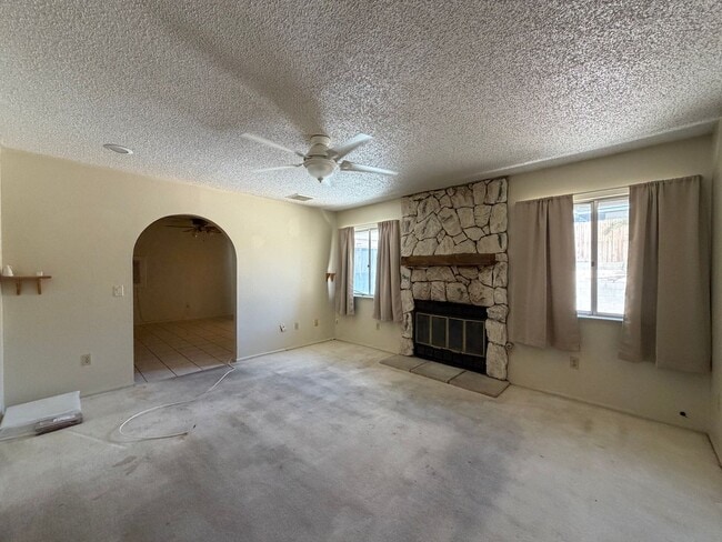 Building Photo - 3 Bedroom 2 Bathroom House with 2 Car Garage Located in Lenwood