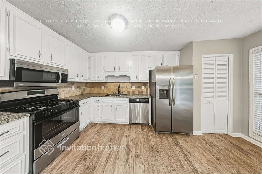 Building Photo - 6572 Oakwood Dr