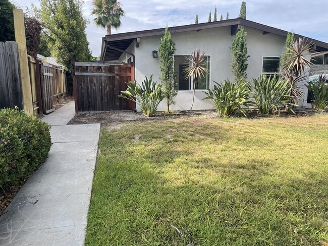 Building Photo - 6438 Jackson Dr