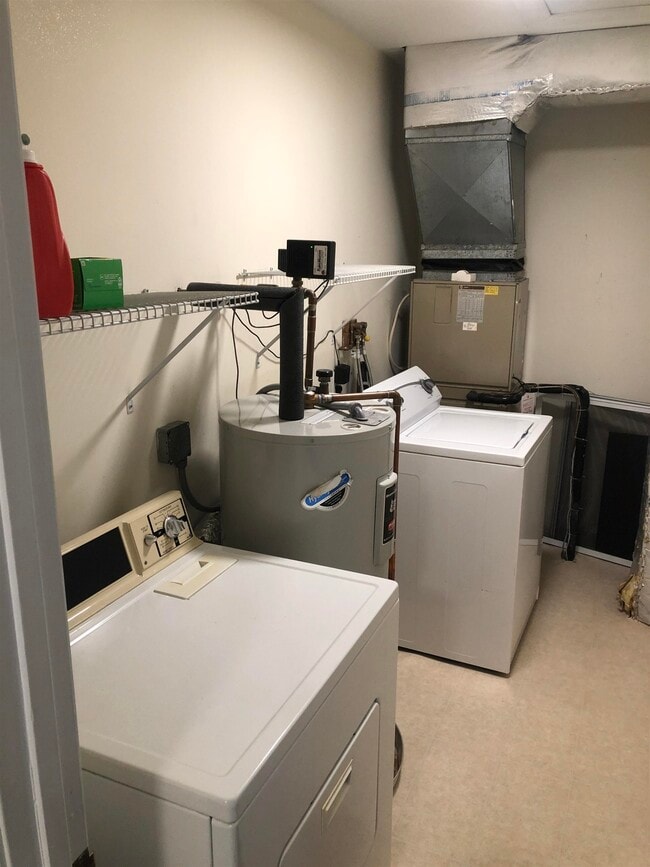 Building Photo - 59 Deer St